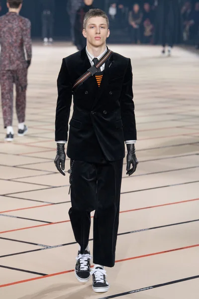 Look 35